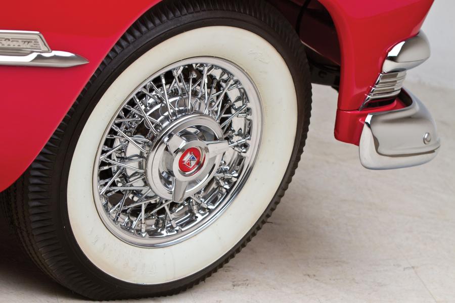  Ford Custom DeLuxe Convertible Red 1951 года  (фото 13 из 20)